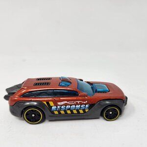 Hot Wheels HW Pursuit City Response Die-Cast Toy Car Orange/Black 2012 Mattel